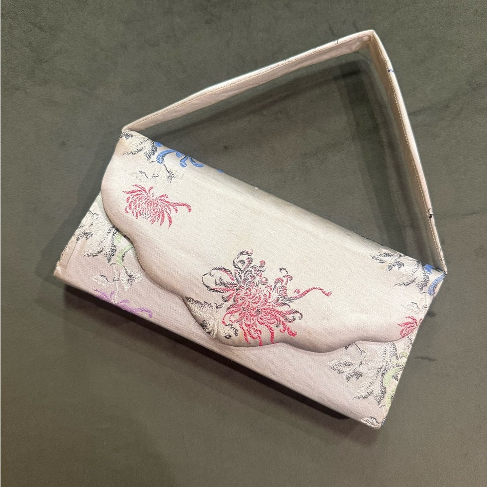 Elegant Floral Embroidered Clutch - gray